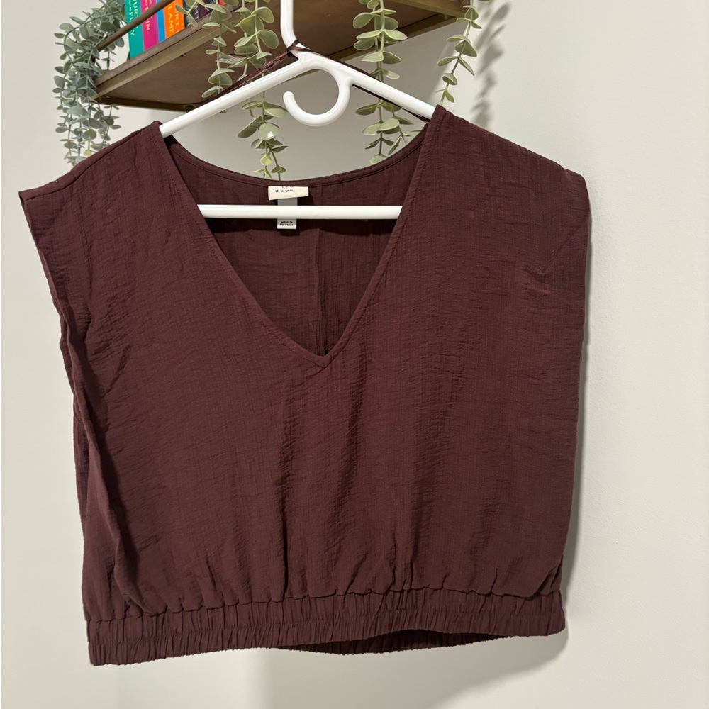 a new day V-Neck Crop Top in Deep Brown